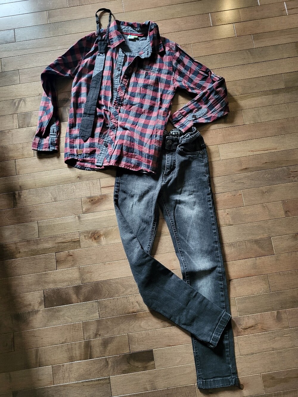 Black Washed Skinny Jeans Whit Nano Shirt.